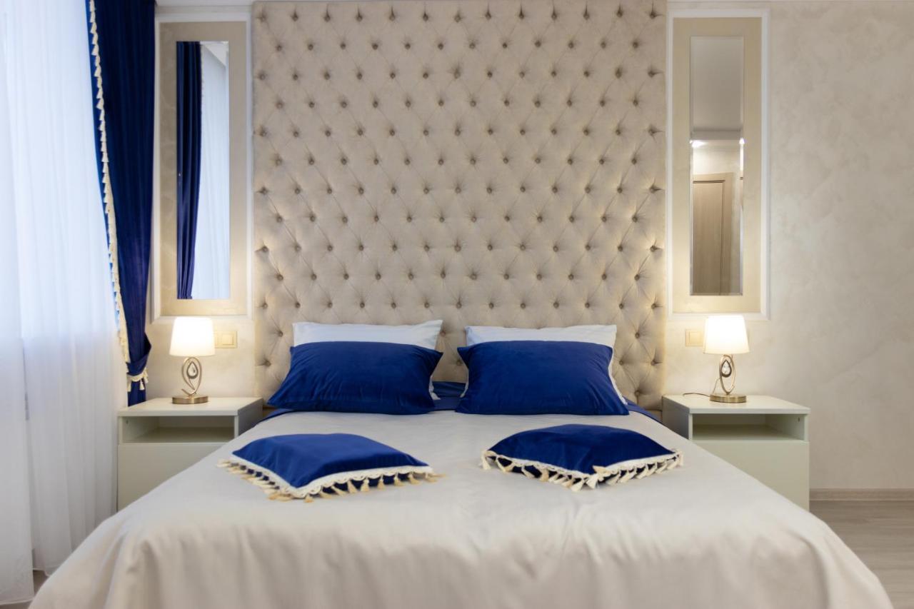 Smart Business Hotel Пинск Экстерьер фото