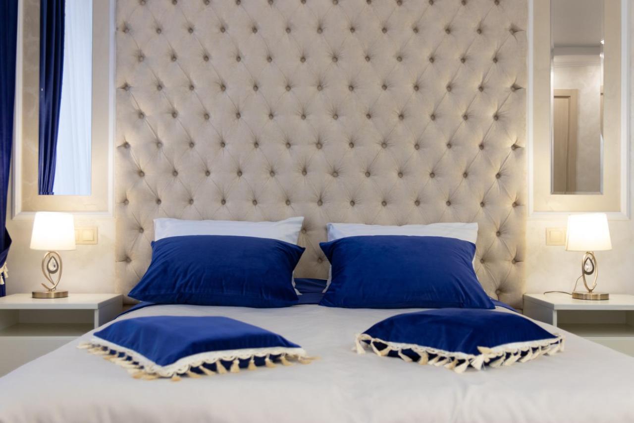 Smart Business Hotel Пинск Экстерьер фото