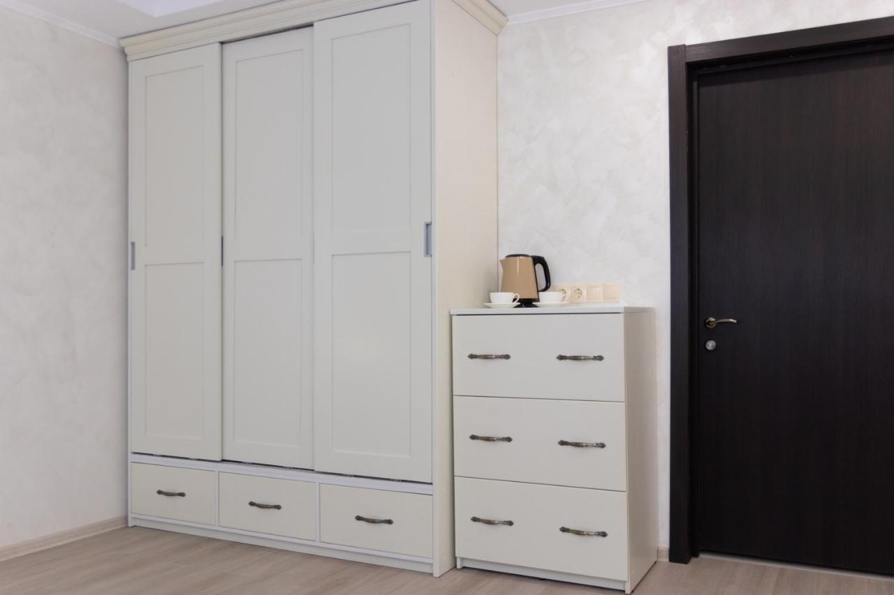 Smart Business Hotel Пинск Экстерьер фото